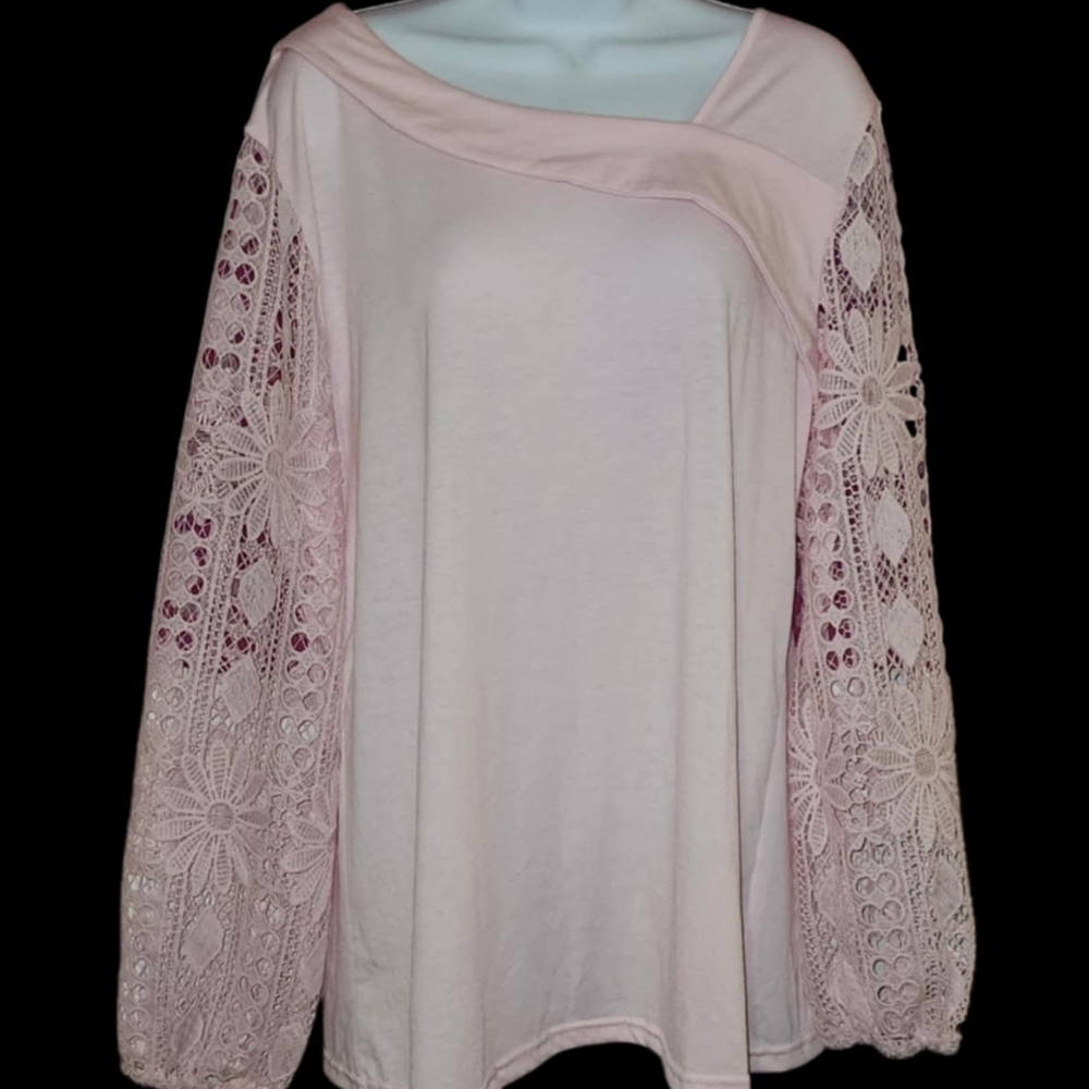 Womens NWOT Size 2XL Pink Long Sleeve Shirt